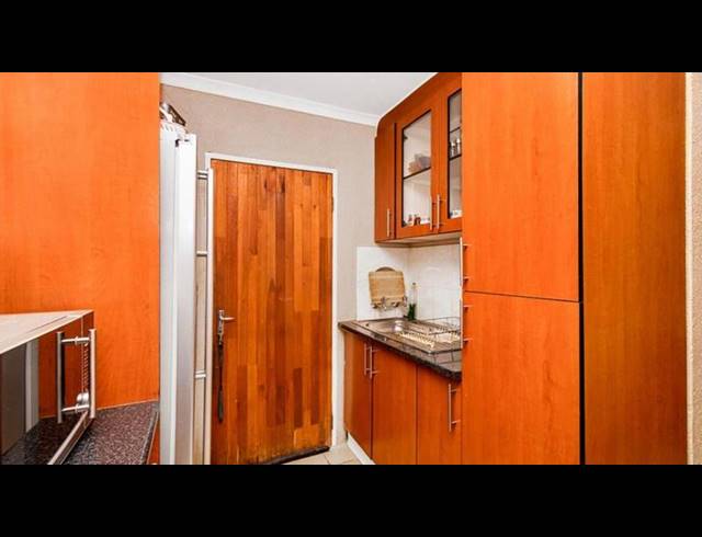 2 BEDROOM HOUSE FOR SALE IN PROTEA GLEN EXT